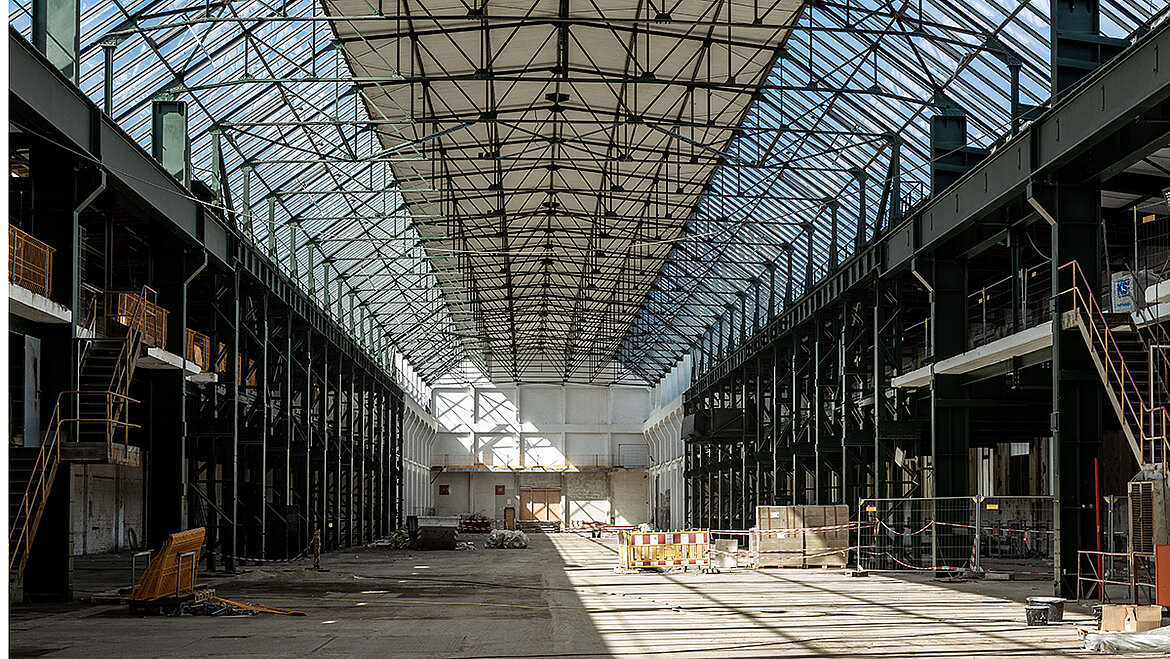Stahlkonstruktion des Glasdachs im Factory Campus Düsseldorf