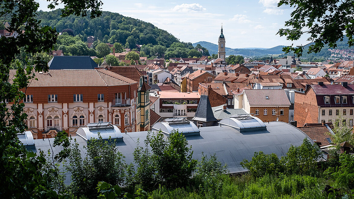 Dachsanierung der Alten Brauerei im historischen Eisenach mit LAMILUX Lichtband B