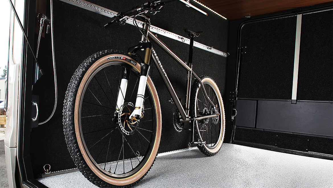 Wohnmobil Heckgarage mit Fahrrad