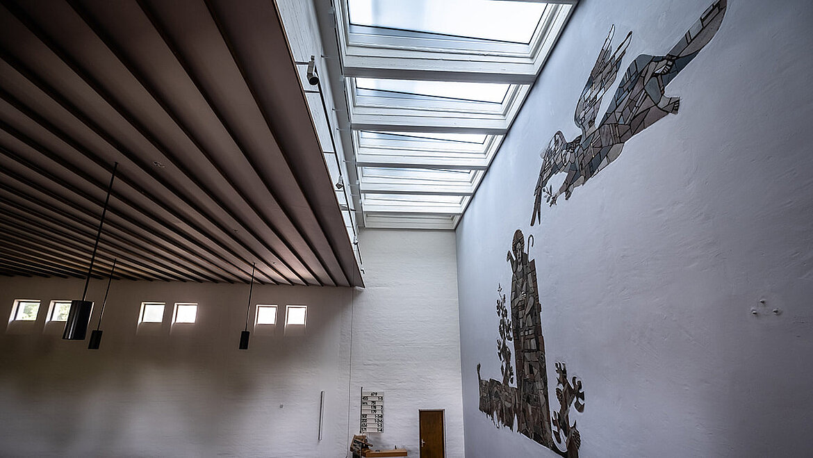 Tageslicht für die denkmalgeschützte Paulus-Kirche dank Flachdach Fenster FE