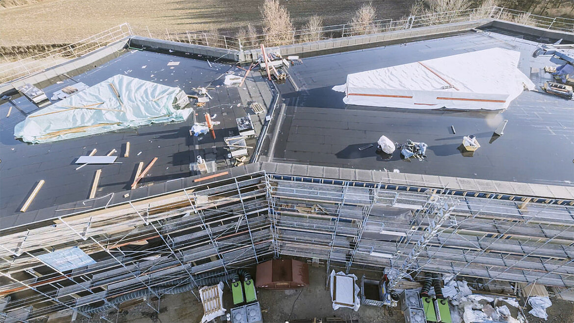 Baustelle mit LAMILUX Glasdächern PR60 auf dem CADFEM Bürogebäude