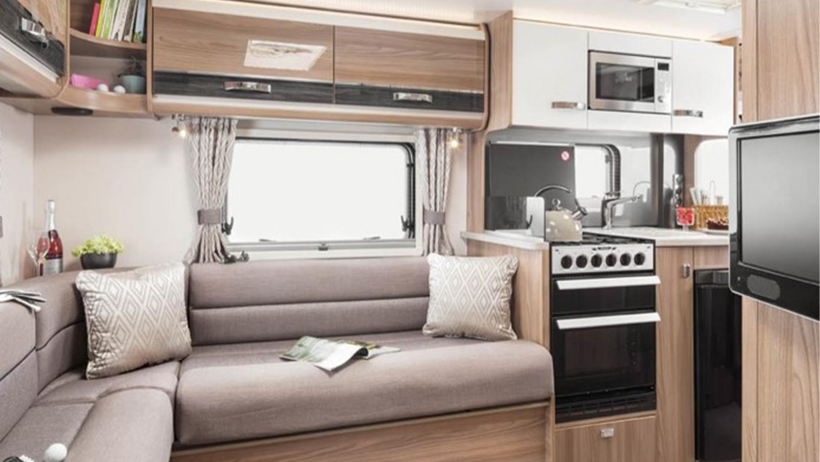 Sitzbank im Caravan | insights by LAMILUX