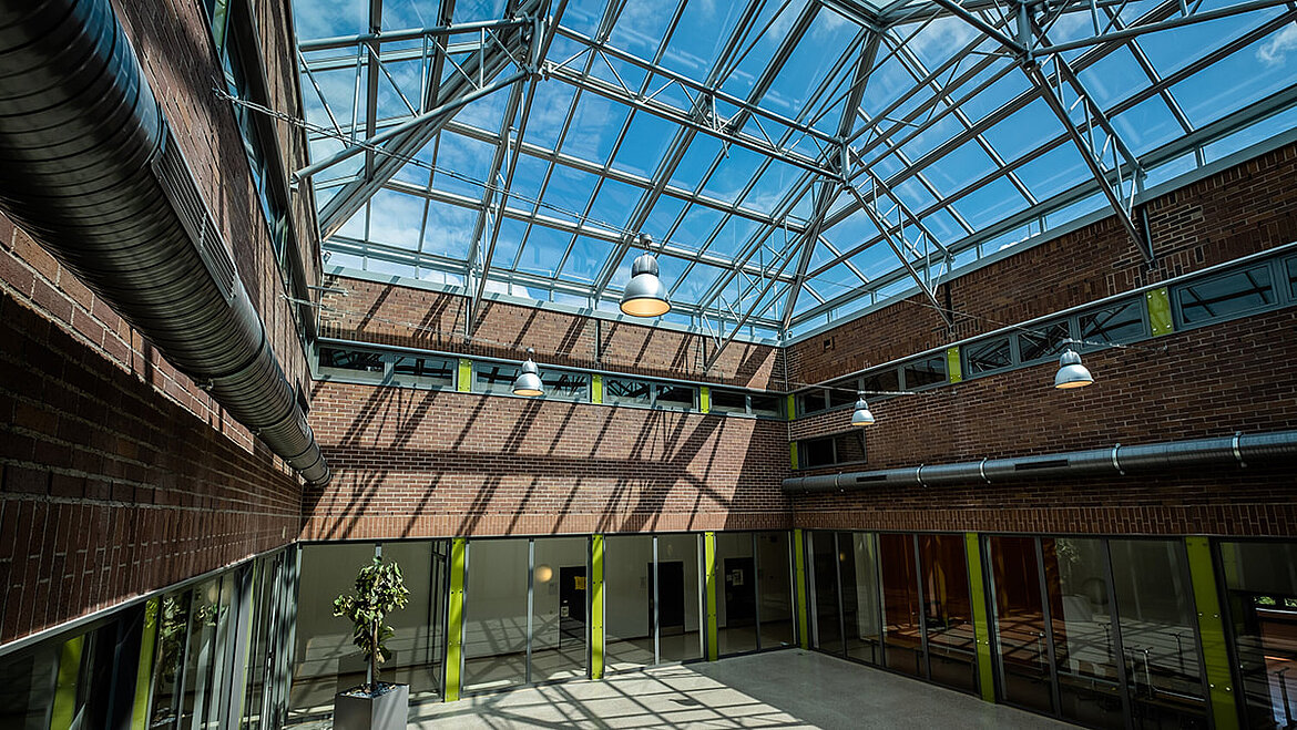Energetisch saniertes Dante-Gymnasium in München