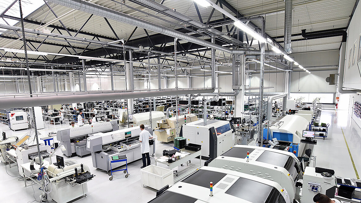 Tageslicht in Industriehalle | insights by LAMILUX