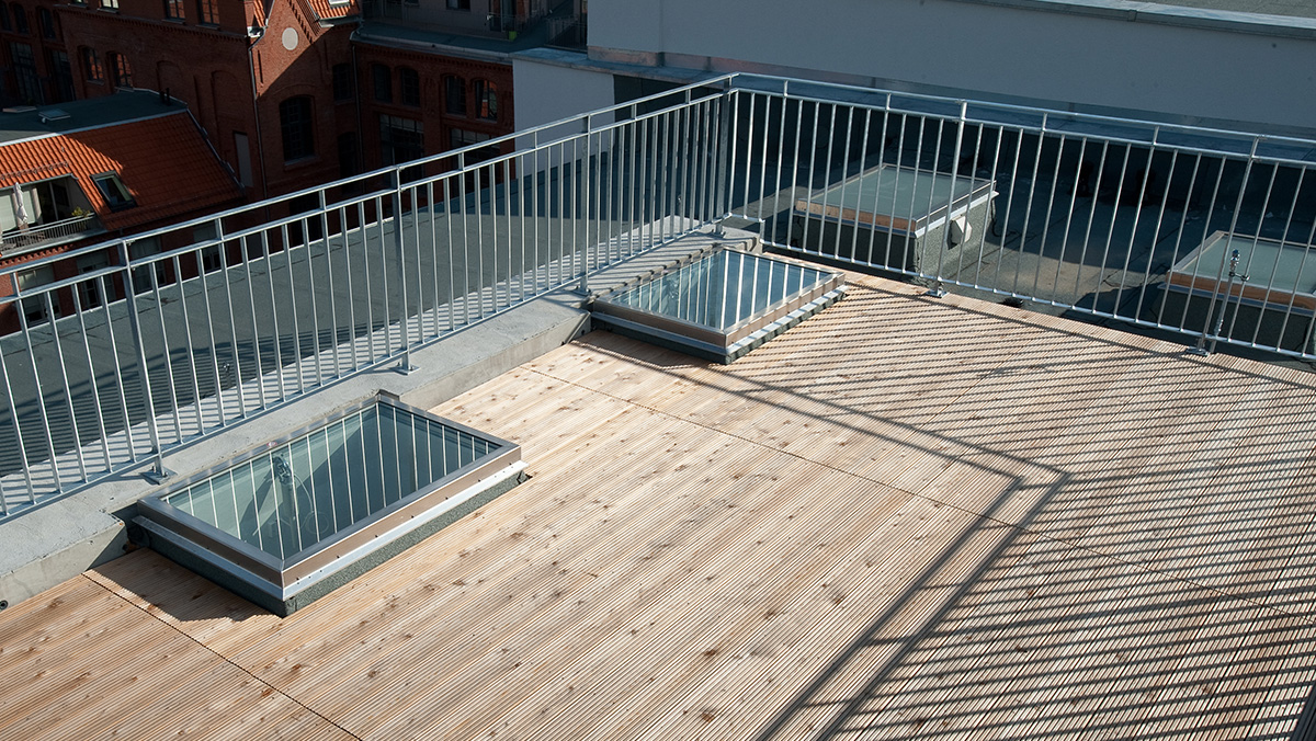 LAMILUX Flachdach Fenster FE in einer Dachgeschosswohnung in Berlin