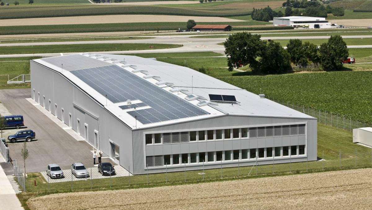 LAMILUX Glasdach PR60 in der Fertigungshalle von Solar Impulse in Lausanne