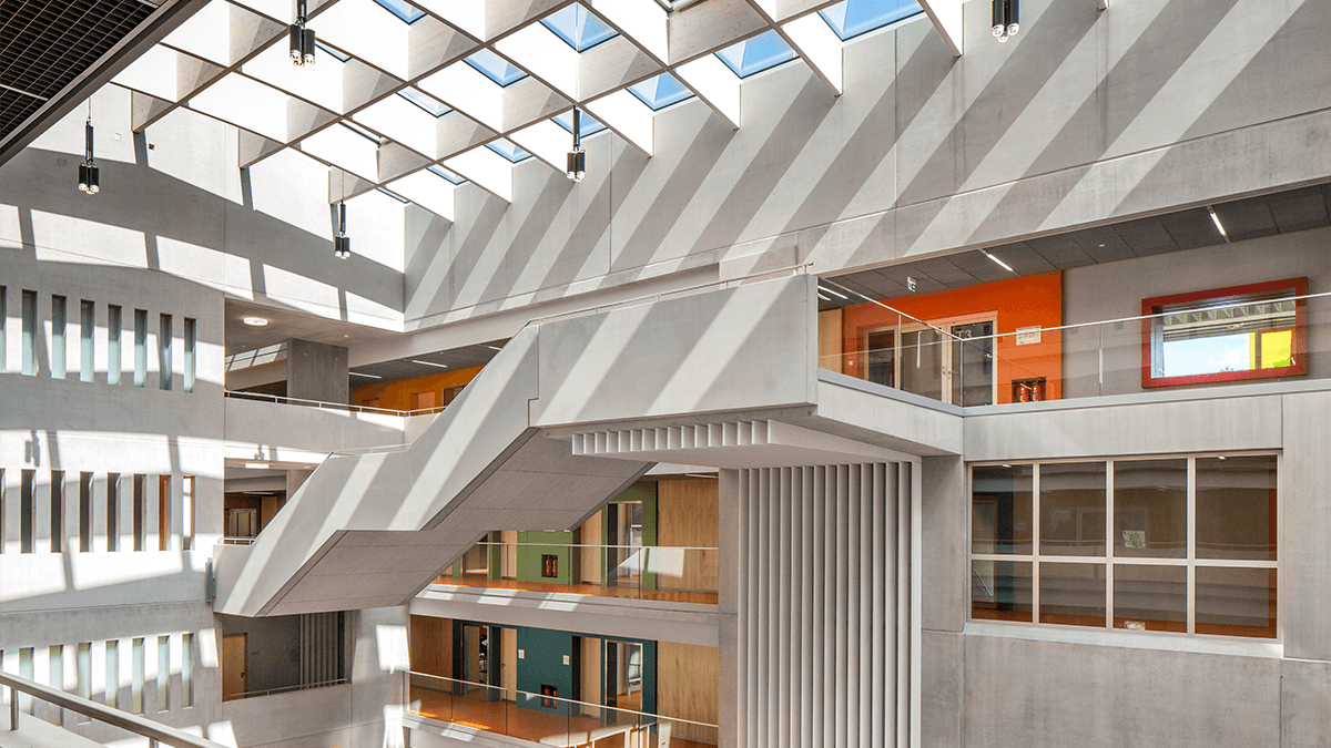 LAMILUX Passivhaus Lösungen im Schulgebäude und der Sporthalle des Gluck - Gymnasiums in Neumarkt i.d. OPF. 