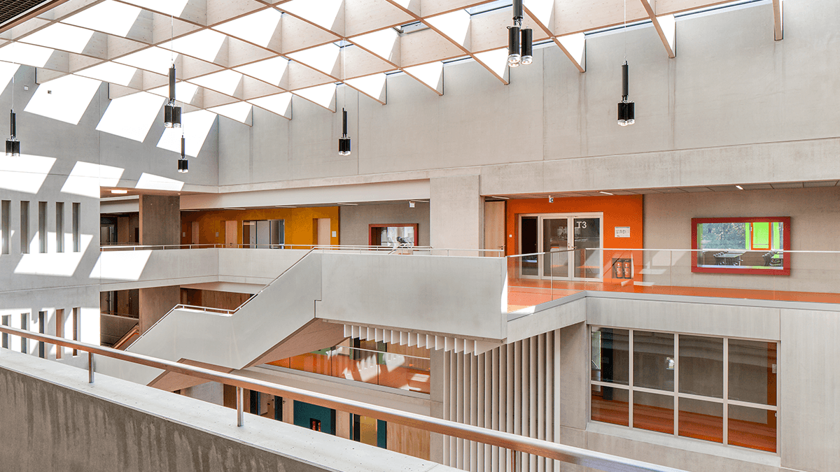 LAMILUX Passivhaus Lösungen im Schulgebäude und der Sporthalle des Gluck - Gymnasiums in Neumarkt i.d. OPF. 