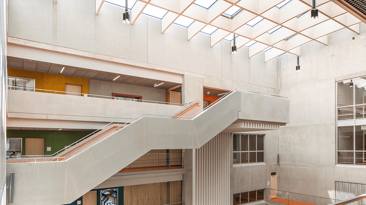 LAMILUX Passivhaus Lösungen im Schulgebäude und der Sporthalle des Gluck - Gymnasiums in Neumarkt i.d. OPF. 