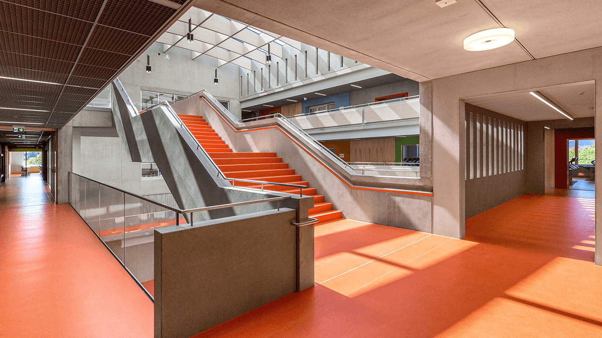 LAMILUX Passivhaus Lösungen im Schulgebäude und der Sporthalle des Gluck - Gymnasiums in Neumarkt i.d. OPF. 